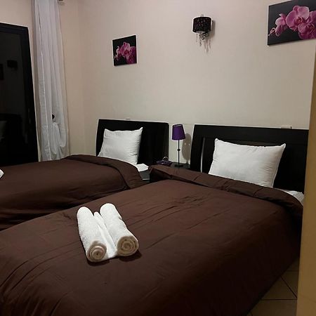 Magnifique Appartement Spacieux Confort Propre Familial 2 Chambres Salon Et Salle A Manger A 20Mn A Pied De Place Jemaa El Fina 4 Piscines Dans Espace De Golf A 12 Mn En Voitures L Entree Est Gratuit Pour La Clientele Ouvert Entre 10H Et 20H Marrakesh Buitenkant foto