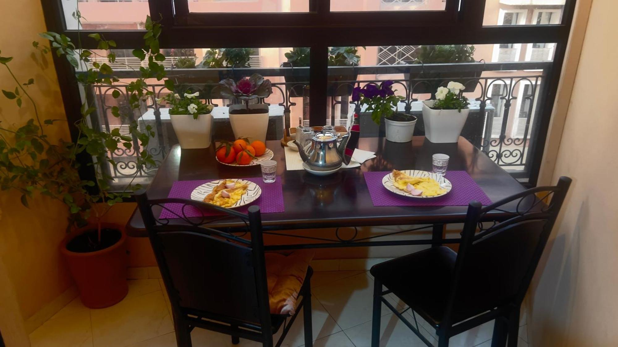 Magnifique Appartement Spacieux Confort Propre Familial 2 Chambres Salon Et Salle A Manger A 20Mn A Pied De Place Jemaa El Fina 4 Piscines Dans Espace De Golf A 12 Mn En Voitures L Entree Est Gratuit Pour La Clientele Ouvert Entre 10H Et 20H Marrakesh Buitenkant foto