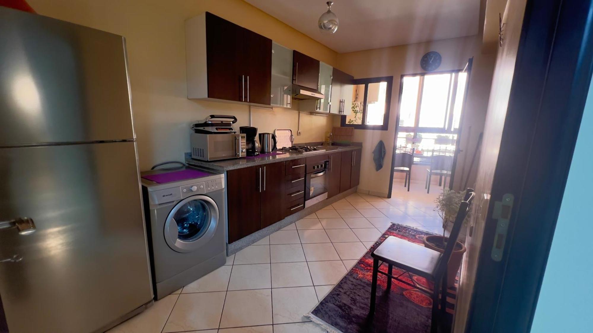 Magnifique Appartement Spacieux Confort Propre Familial 2 Chambres Salon Et Salle A Manger A 20Mn A Pied De Place Jemaa El Fina 4 Piscines Dans Espace De Golf A 12 Mn En Voitures L Entree Est Gratuit Pour La Clientele Ouvert Entre 10H Et 20H Marrakesh Buitenkant foto