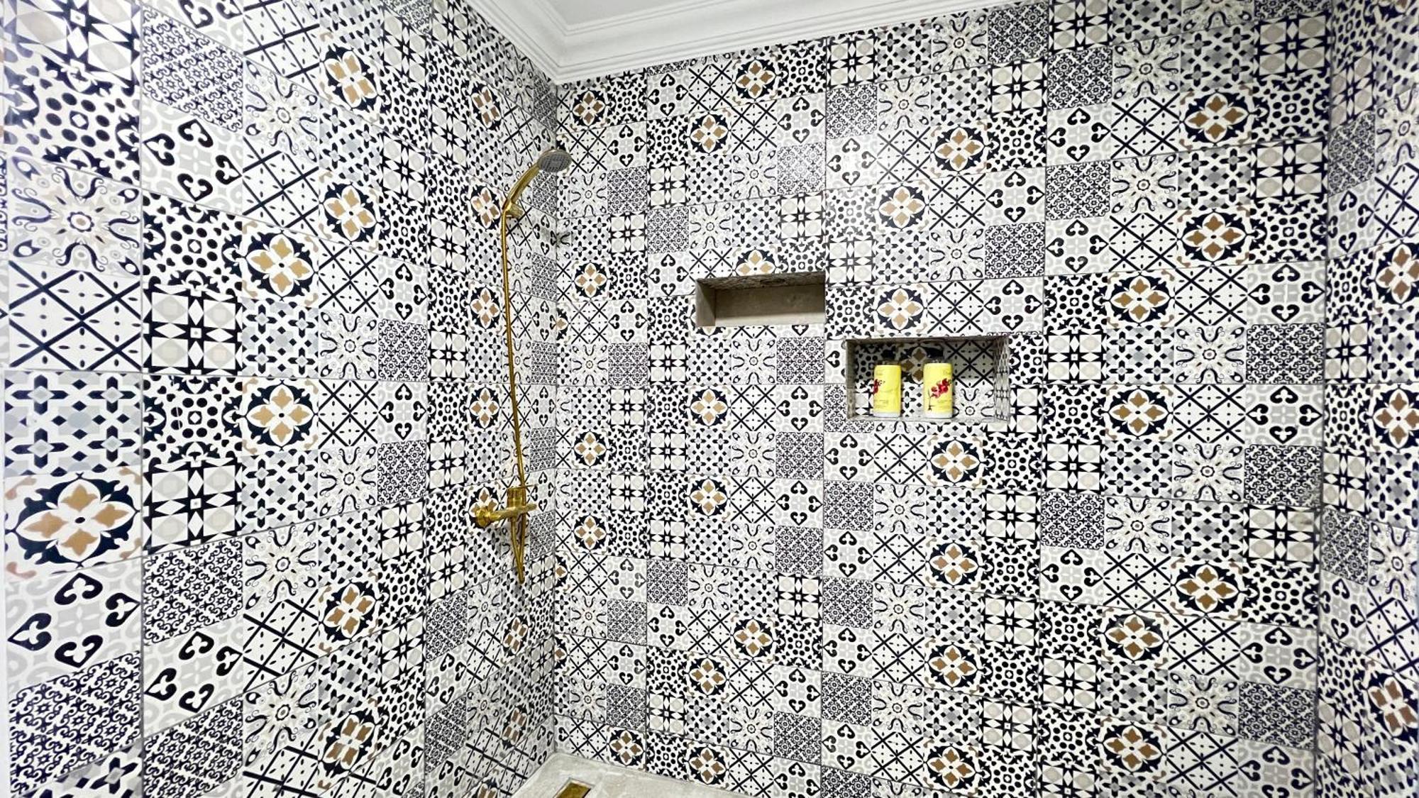 Magnifique Appartement Spacieux Confort Propre Familial 2 Chambres Salon Et Salle A Manger A 20Mn A Pied De Place Jemaa El Fina 4 Piscines Dans Espace De Golf A 12 Mn En Voitures L Entree Est Gratuit Pour La Clientele Ouvert Entre 10H Et 20H Marrakesh Buitenkant foto